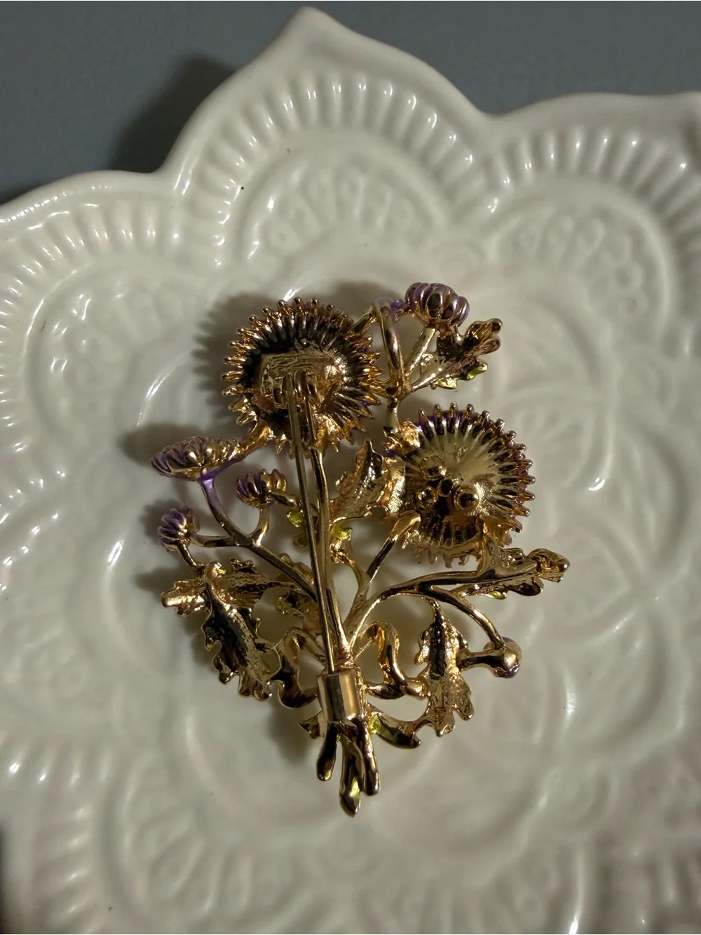 vintage Thistle Flower floral enamel brooch bouquet of Pink Thistle gold-tone